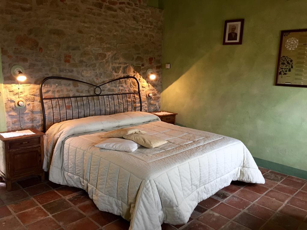 Dimora Storico Romantica Il Sole E La Luna Cerretto Langhe 部屋 写真